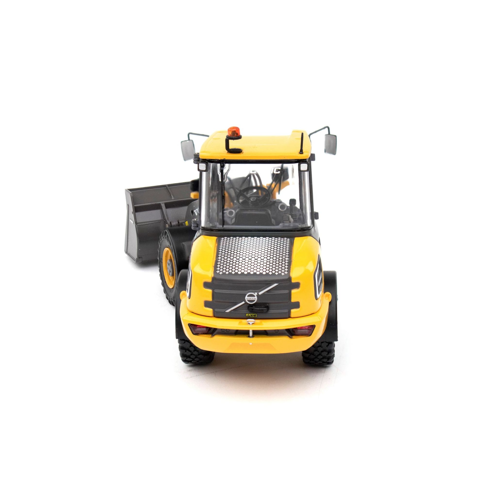 L25 Elétrica 1:32